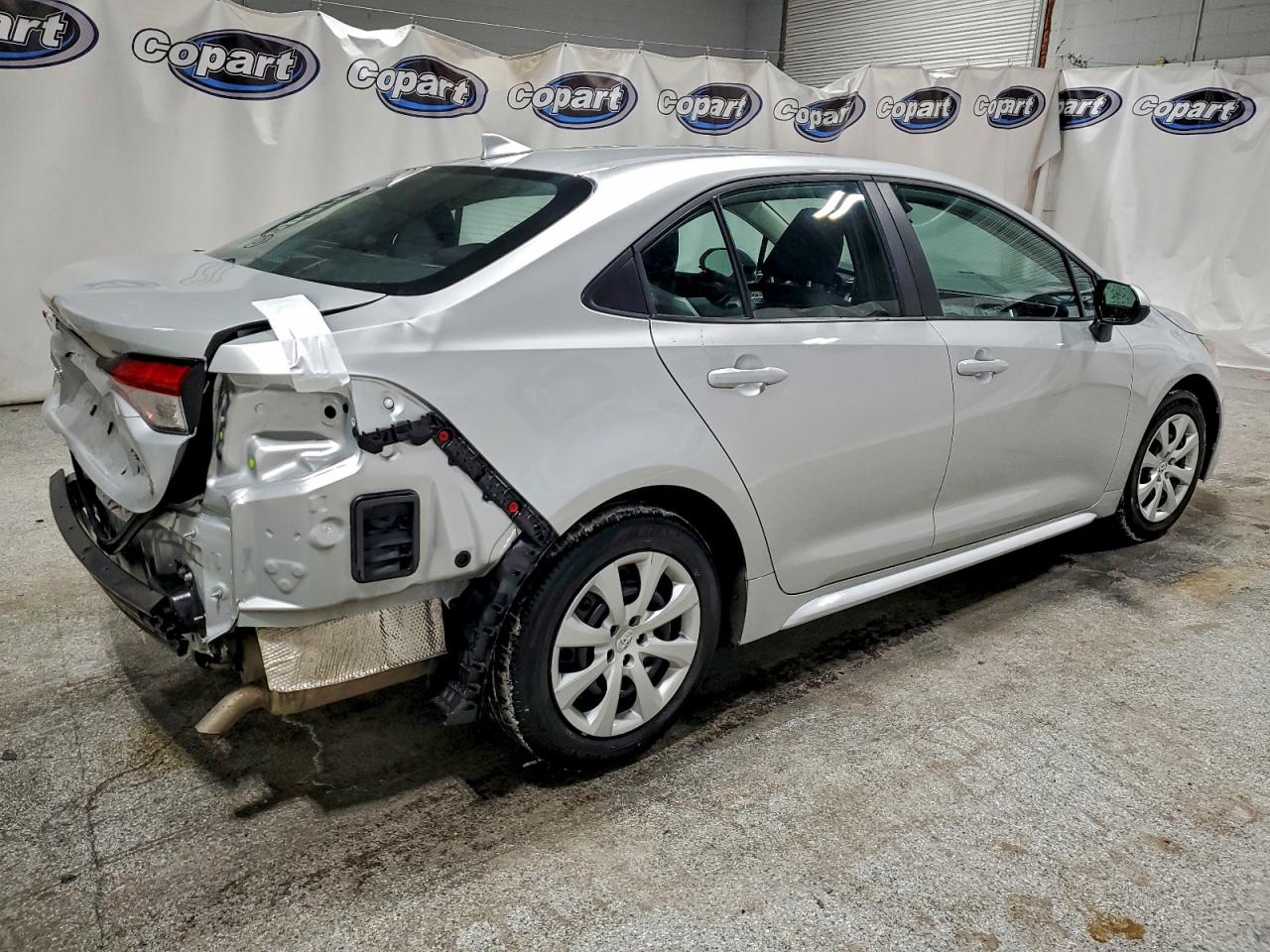 2024 TOYOTA COROLLA LE photo 3