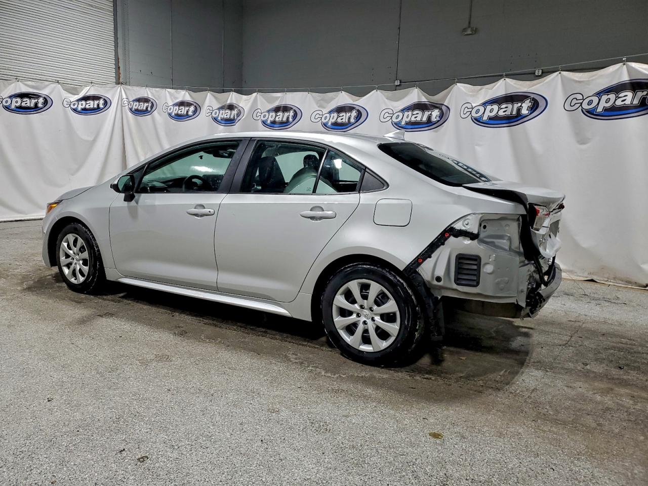 2024 TOYOTA COROLLA LE photo 2