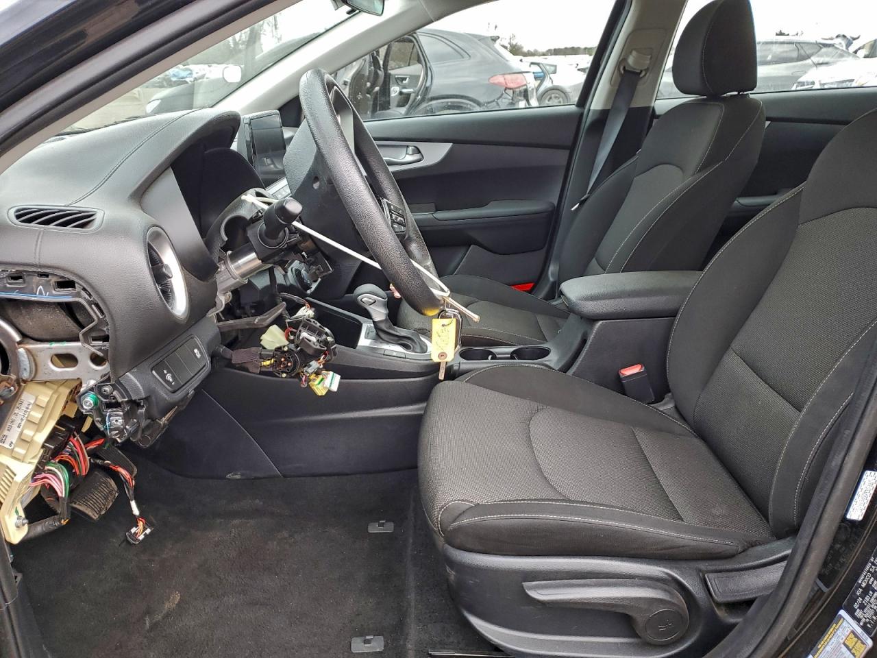 2024 KIA FORTE LX photo 13