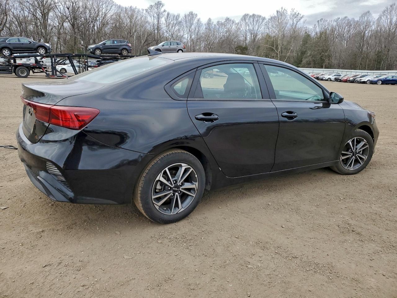 2024 KIA FORTE LX photo 5