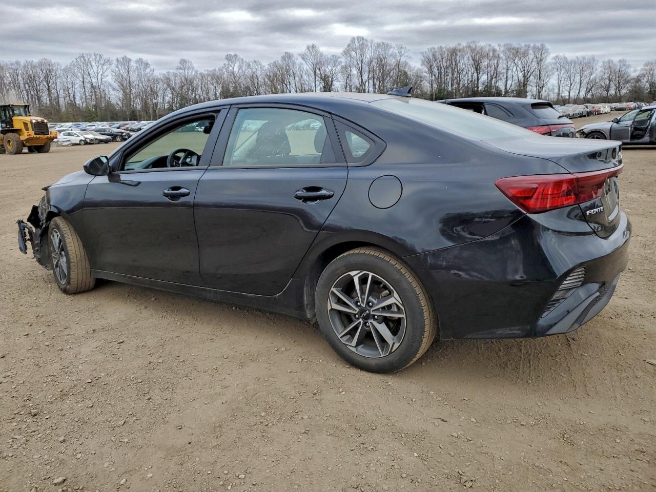 2024 KIA FORTE LX photo 3