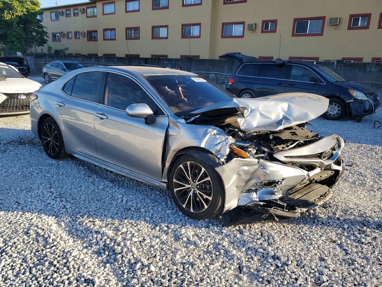 2019 TOYOTA CAMRY L photo 4