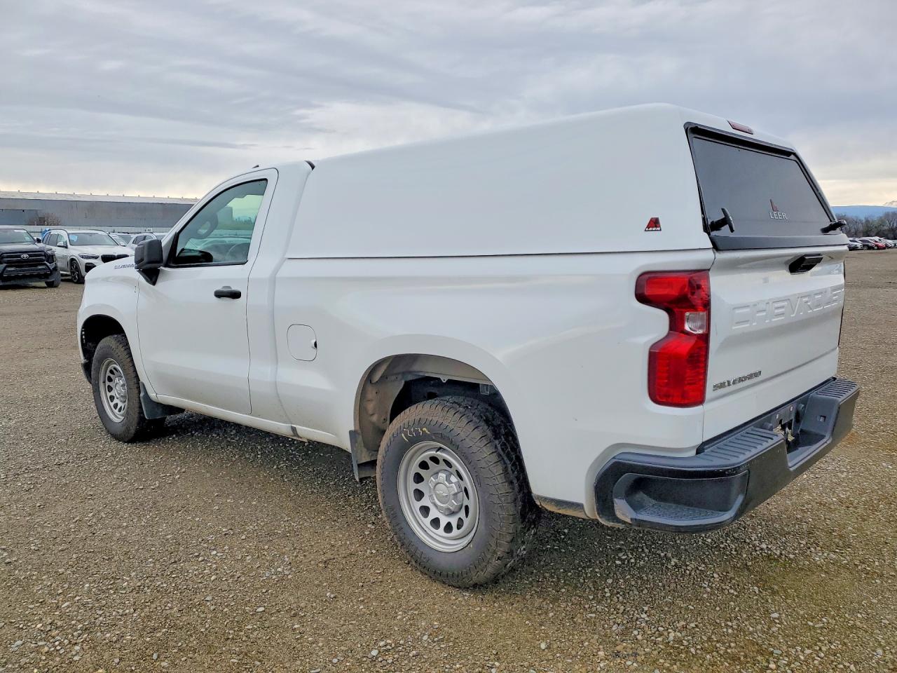 2023 CHEVROLET SILVERADO C1500 photo 2