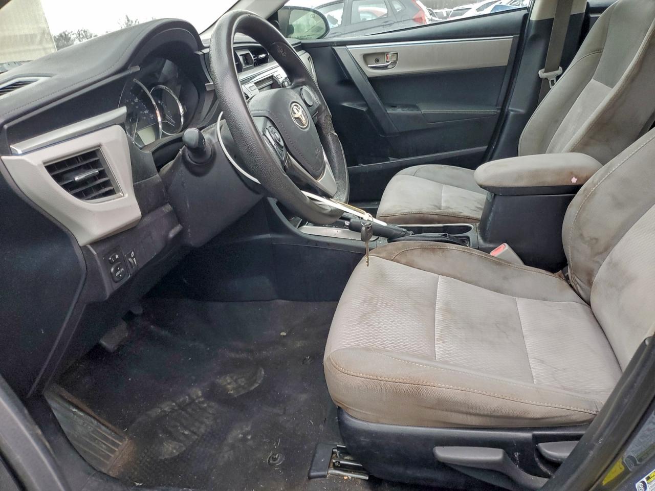 2014 TOYOTA COROLLA L photo 7