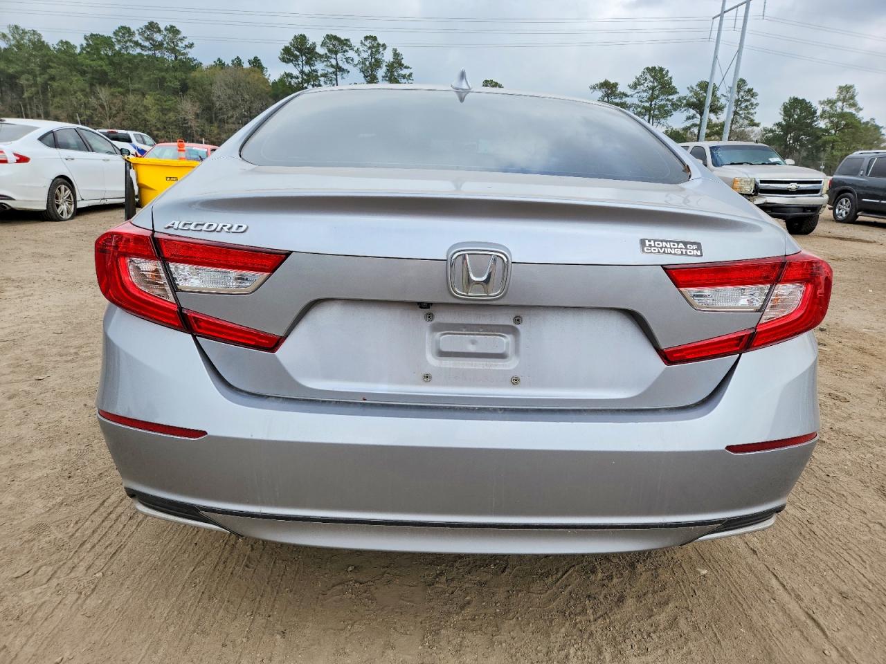 2020 HONDA ACCORD LX photo 11