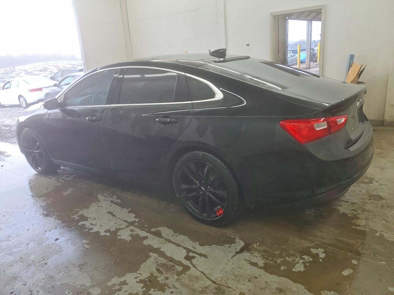 2018 CHEVROLET MALIBU LT photo 2
