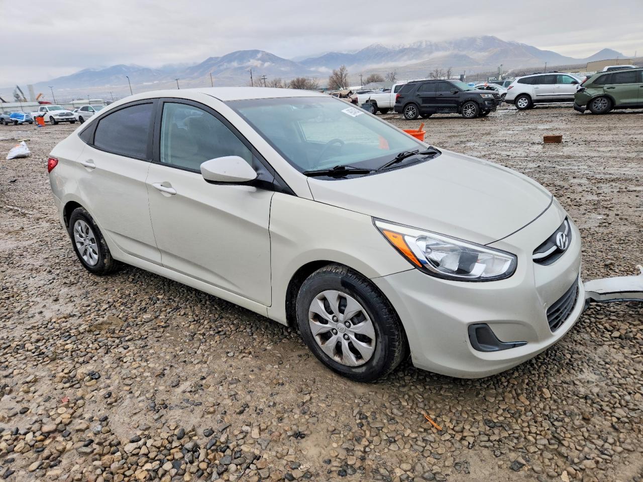 2016 HYUNDAI ACCENT SE photo 4