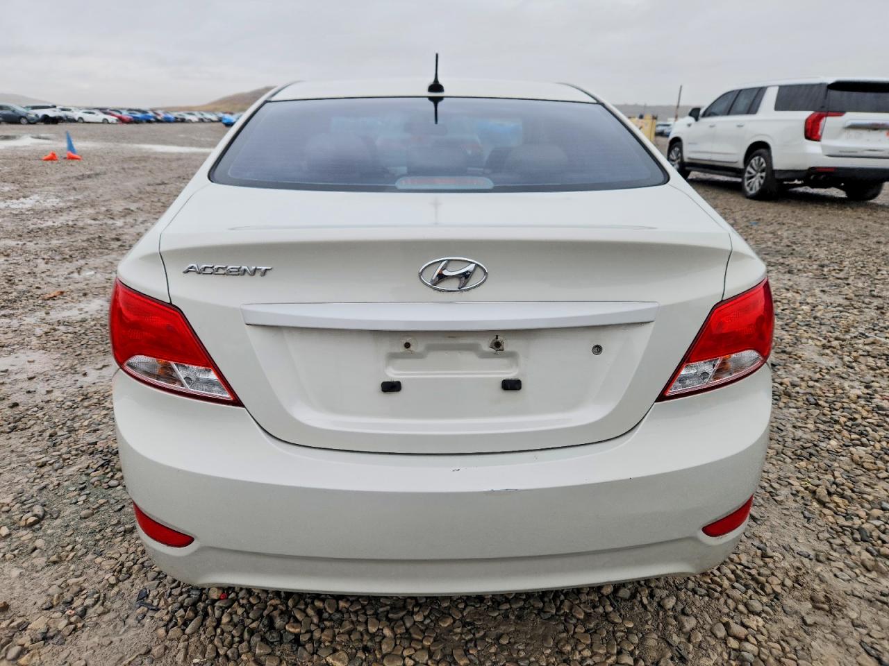 2016 HYUNDAI ACCENT SE photo 6