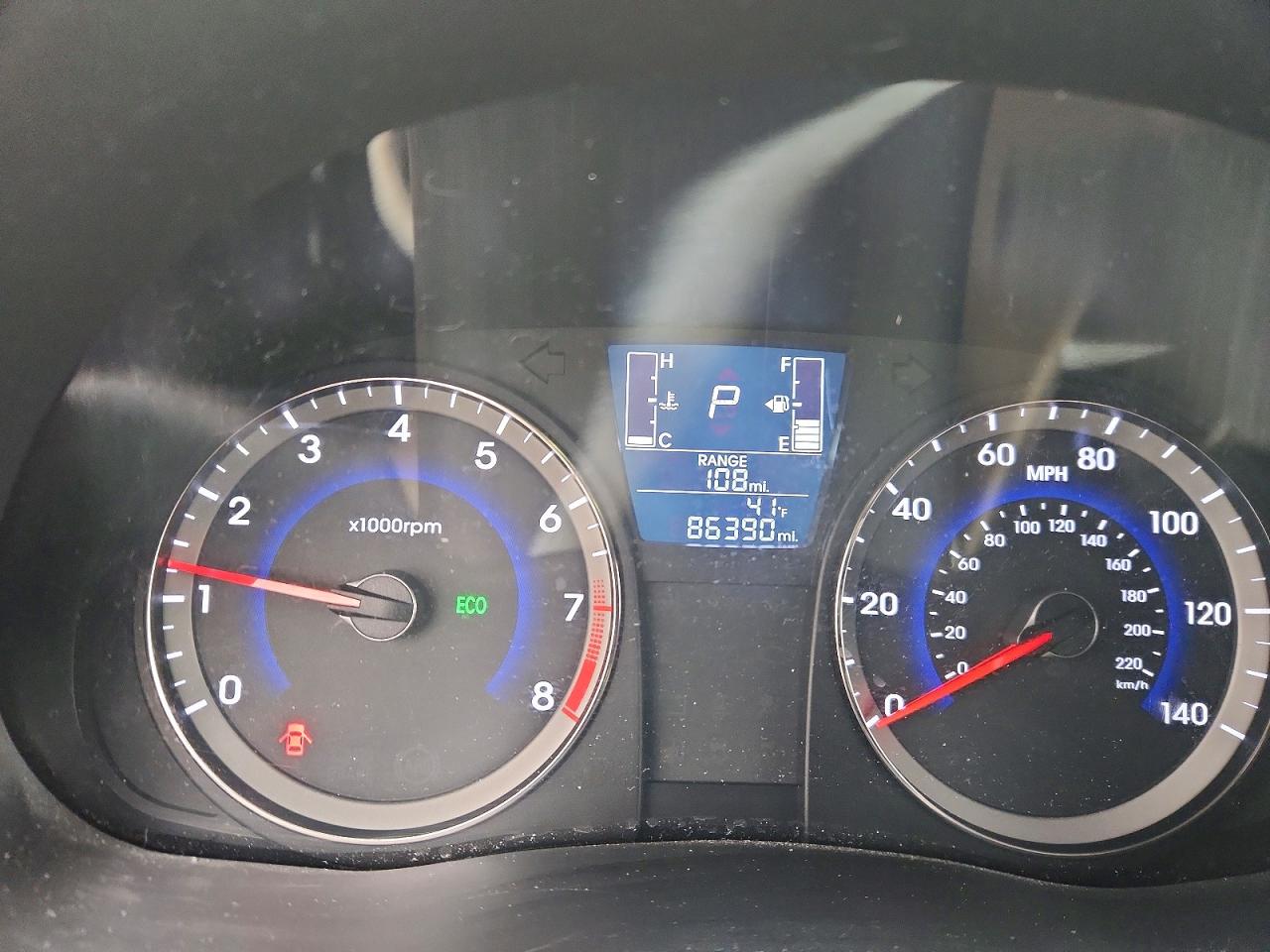 2016 HYUNDAI ACCENT SE photo 9