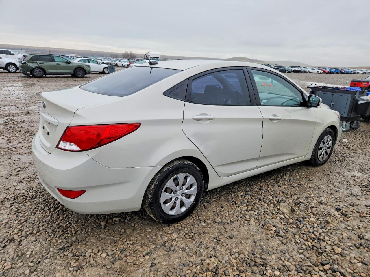 2016 HYUNDAI ACCENT SE photo 3