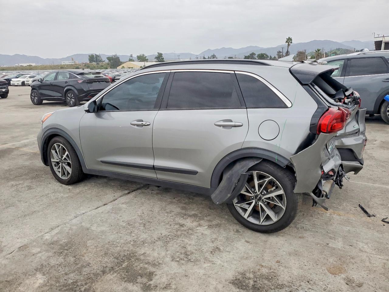 2022 KIA NIRO TOURING SPECIAL EDITION photo 3