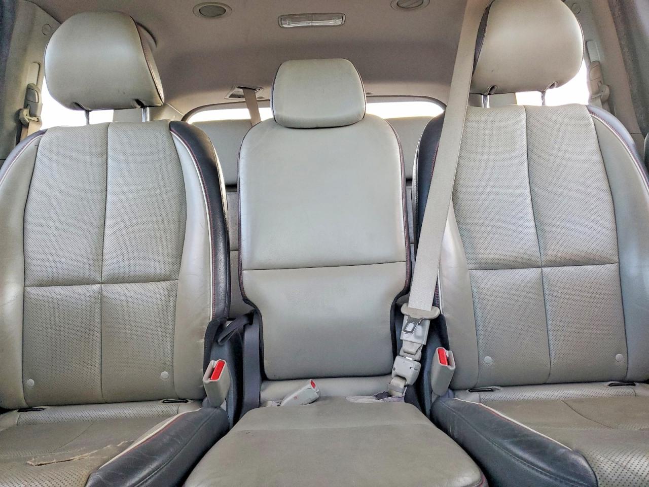 2016 KIA SEDONA LX photo 10