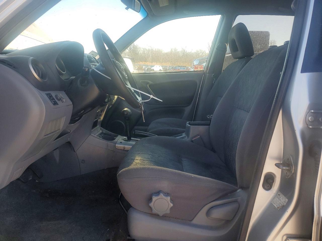 2001 TOYOTA RAV4 photo 7