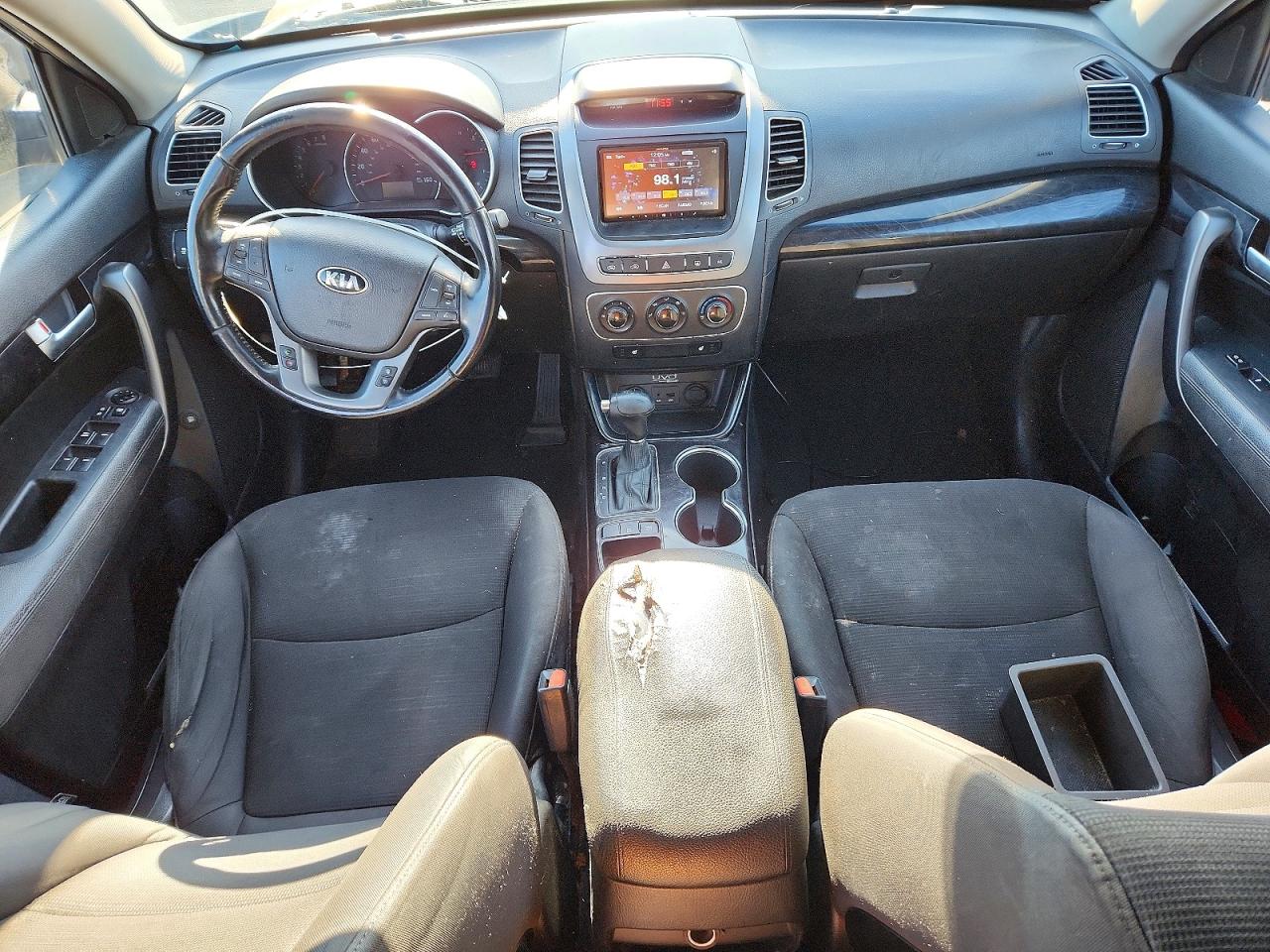 2014 KIA SORENTO LX photo 15