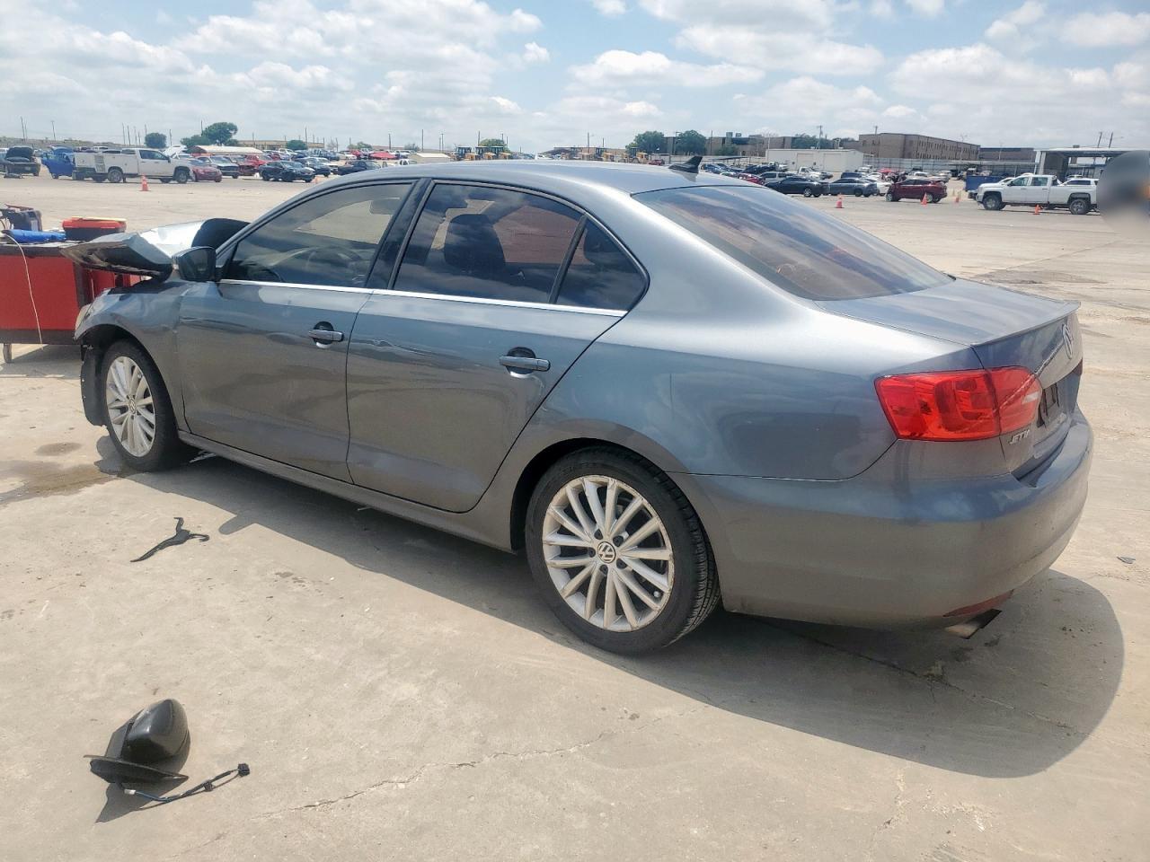2014 VOLKSWAGEN JETTA SEL photo 2