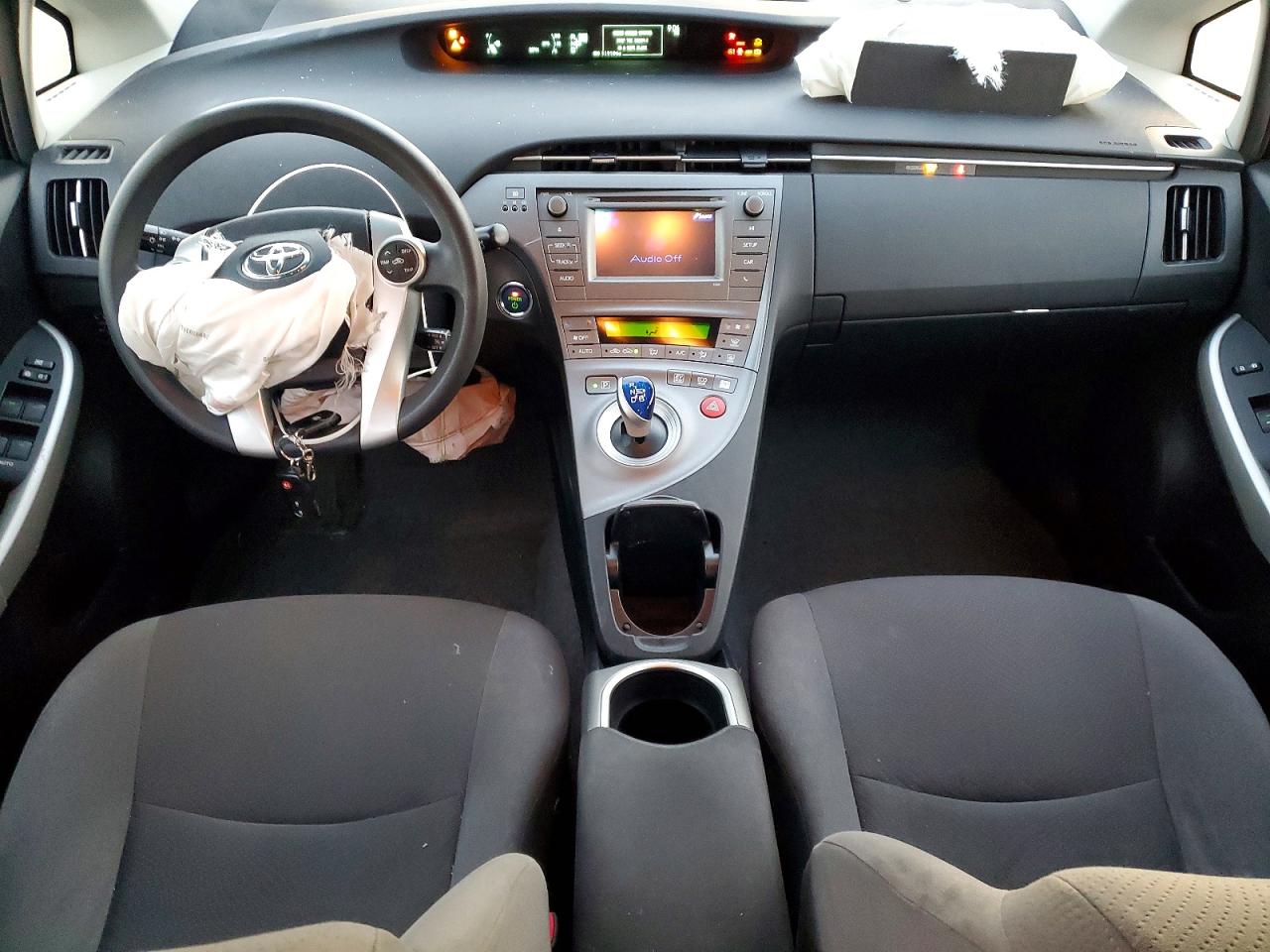 2013 TOYOTA PRIUS photo 8
