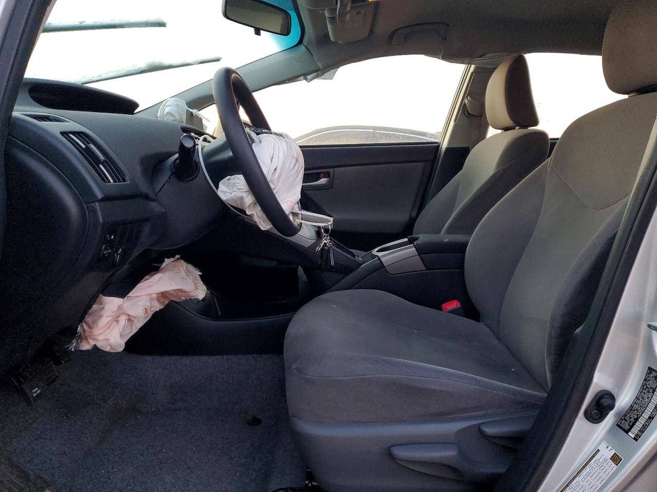 2013 TOYOTA PRIUS photo 7