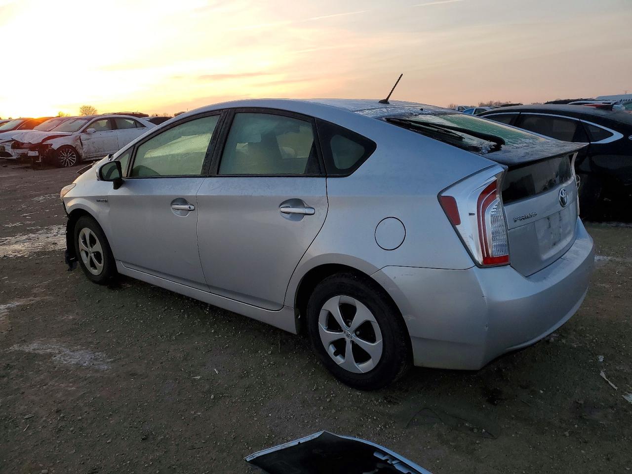 2013 TOYOTA PRIUS photo 2