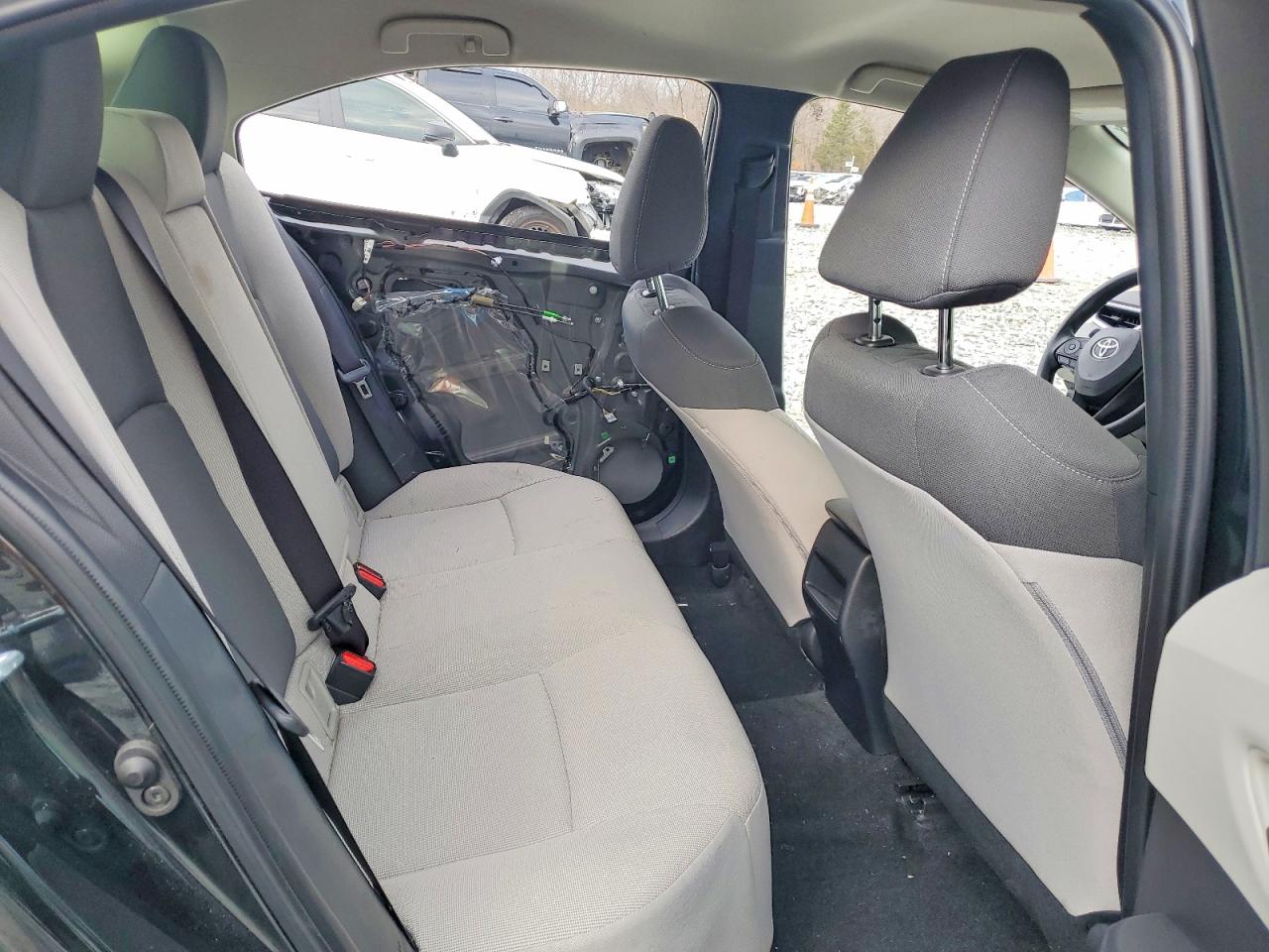2022 TOYOTA COROLLA LE photo 10