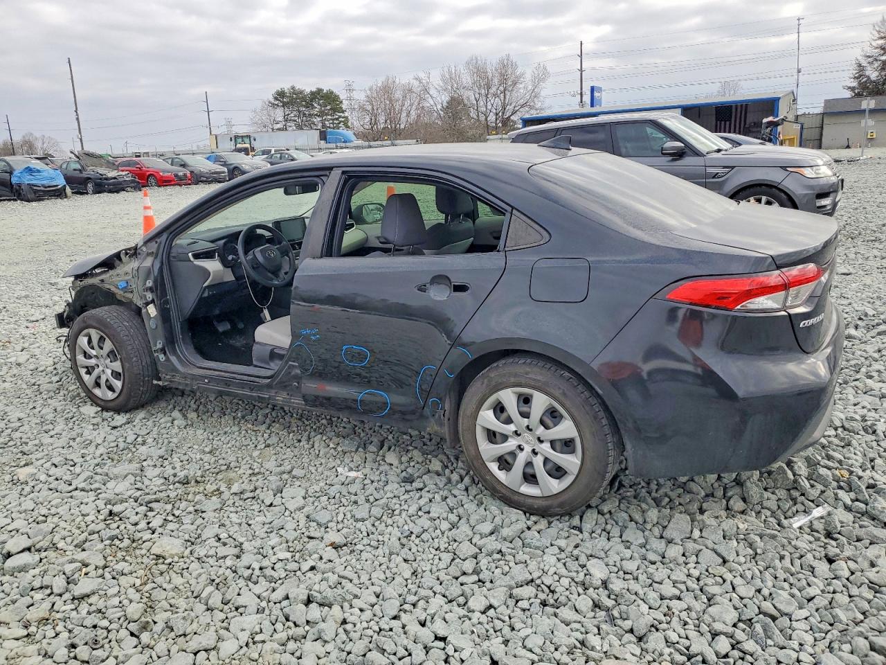 2022 TOYOTA COROLLA LE photo 2