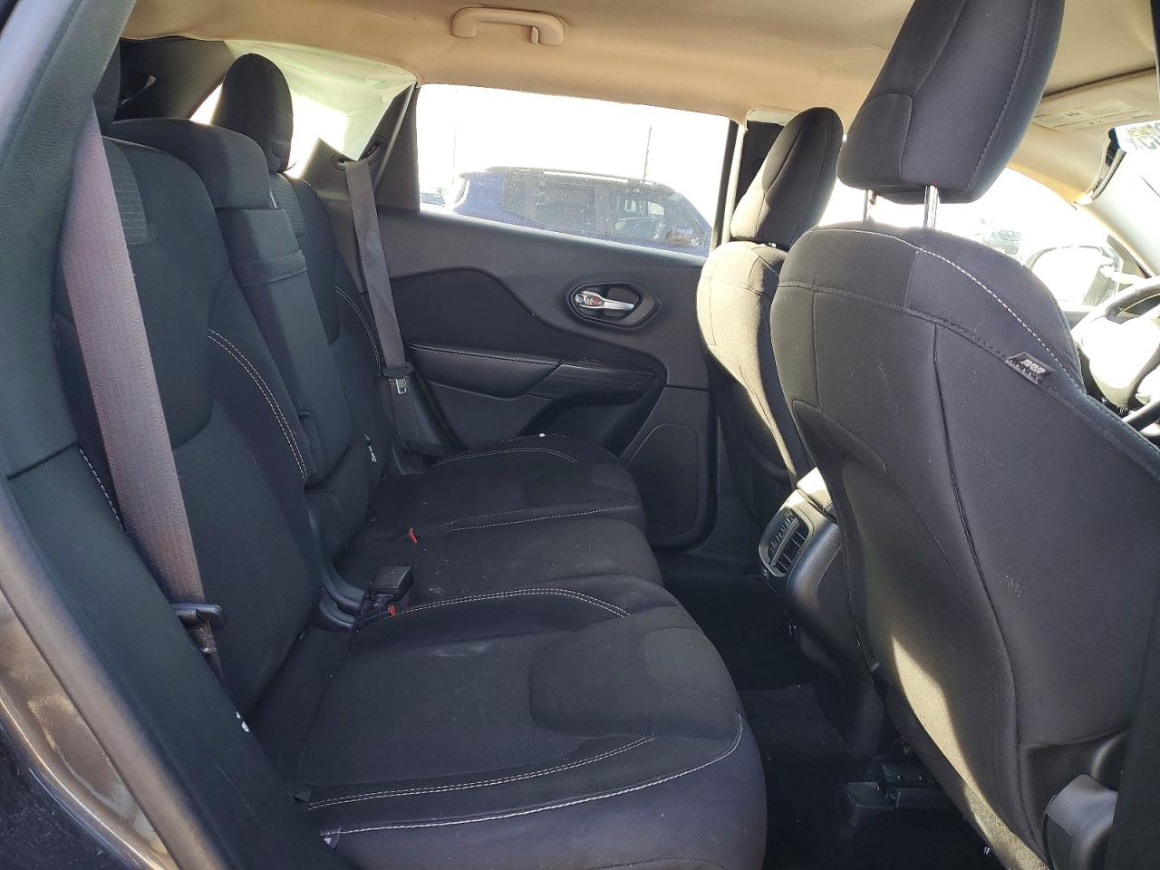 2015 JEEP CHEROKEE LATITUDE photo 31