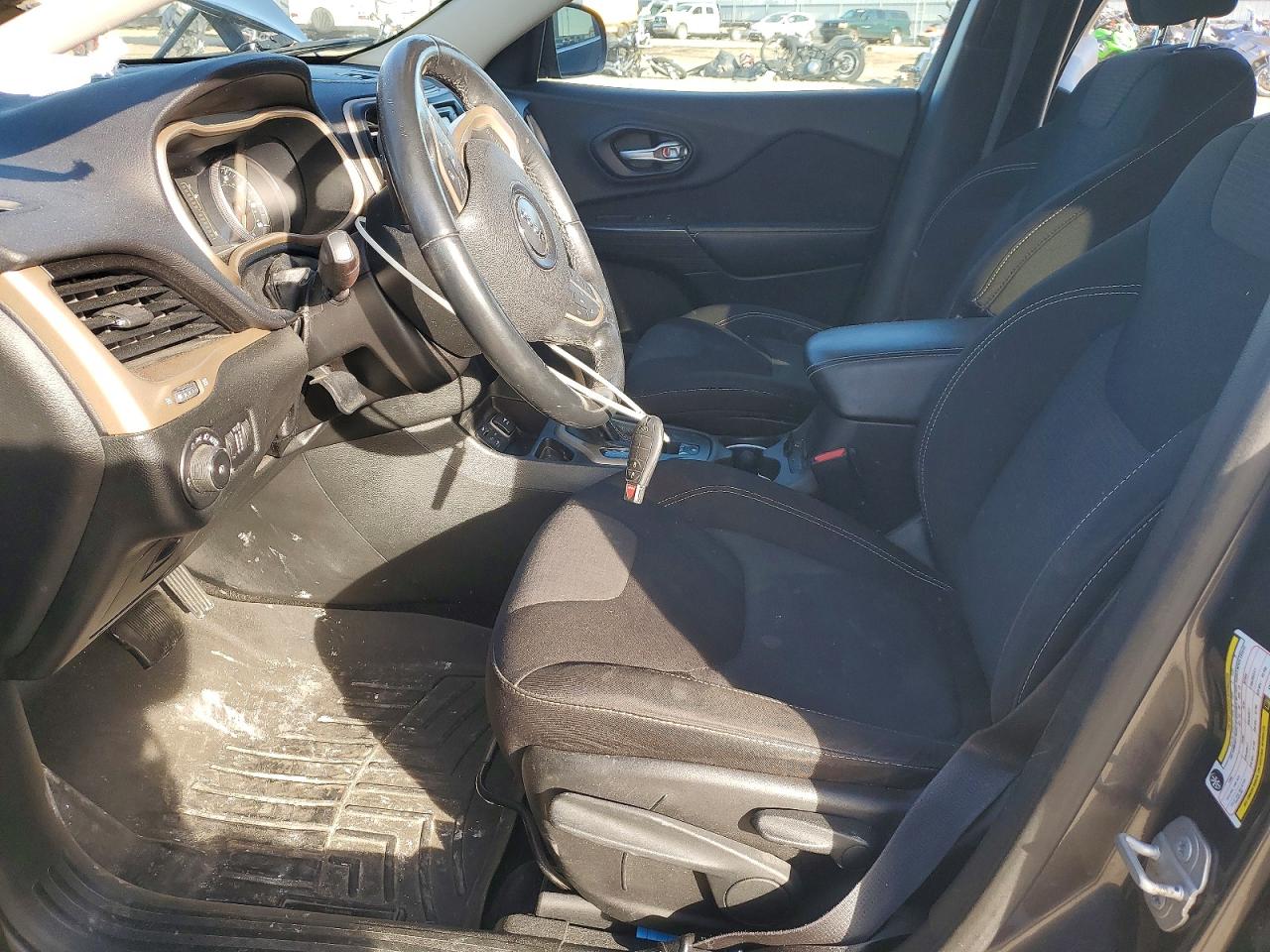 2015 JEEP CHEROKEE LATITUDE photo 19