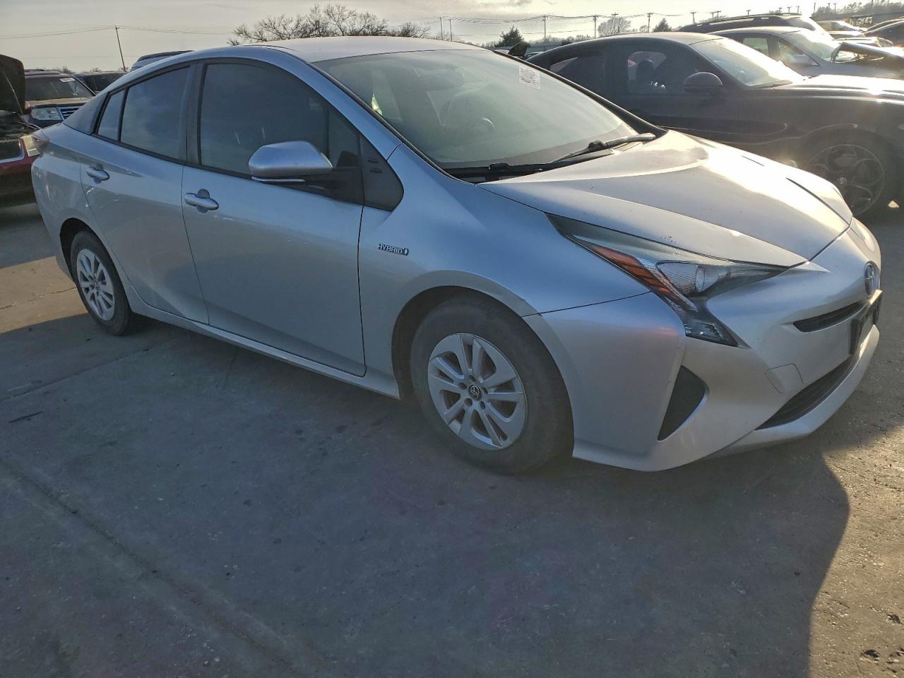 2016 TOYOTA PRIUS photo 4