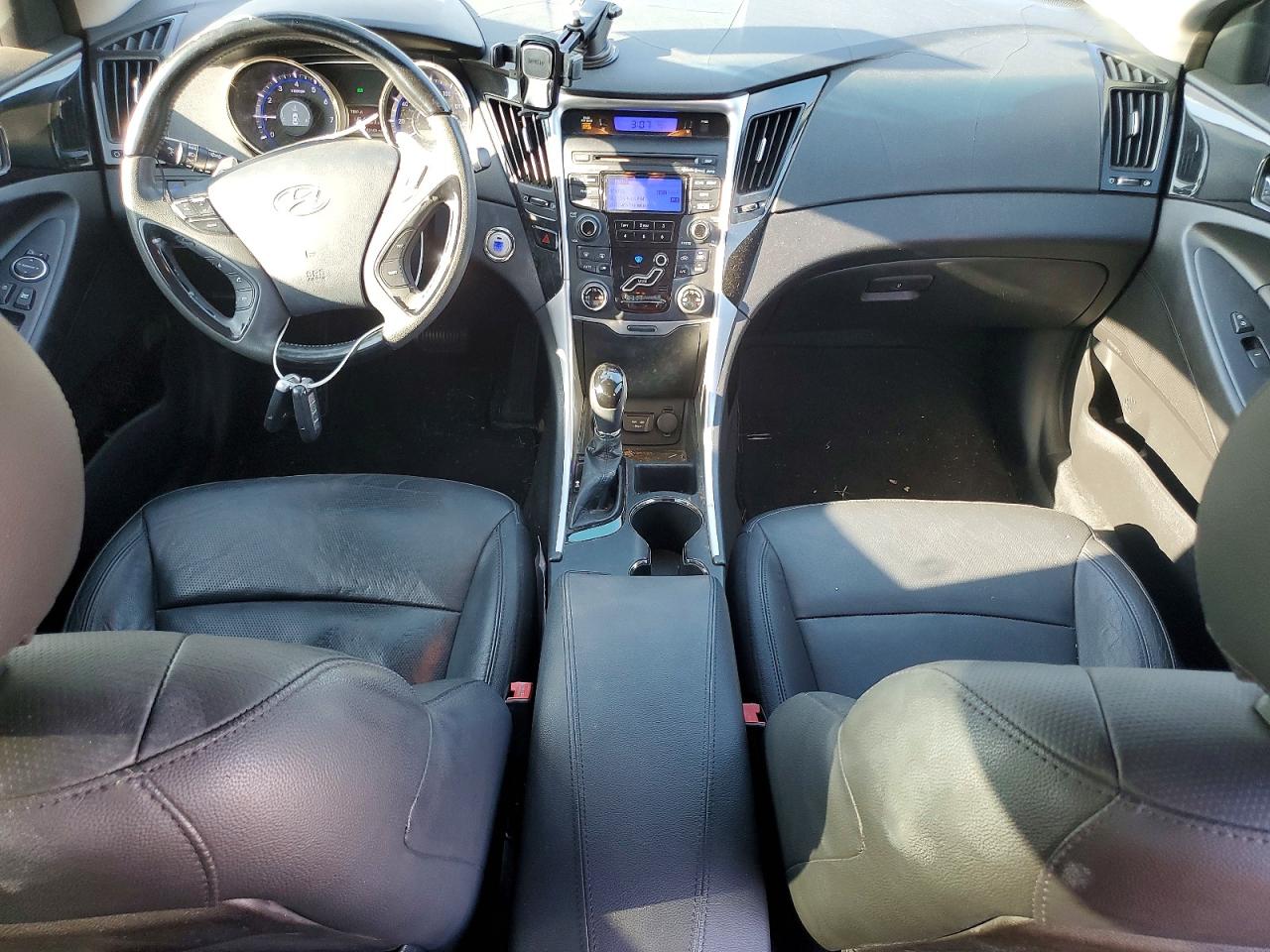2012 HYUNDAI SONATA SE photo 8