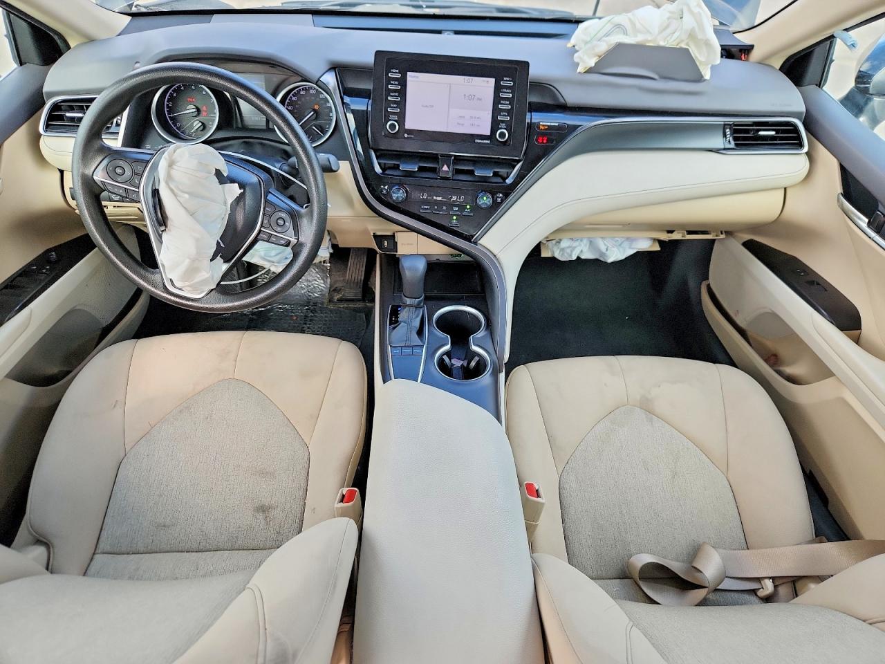 2023 TOYOTA CAMRY LE photo 22