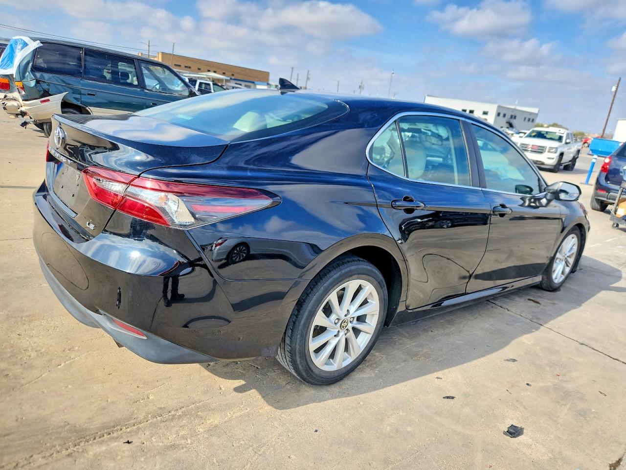2023 TOYOTA CAMRY LE photo 7