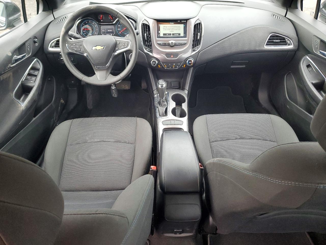 2017 CHEVROLET CRUZE LT photo 8