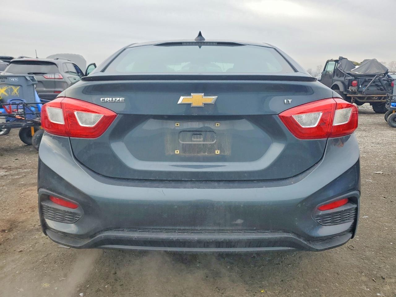 2017 CHEVROLET CRUZE LT photo 6