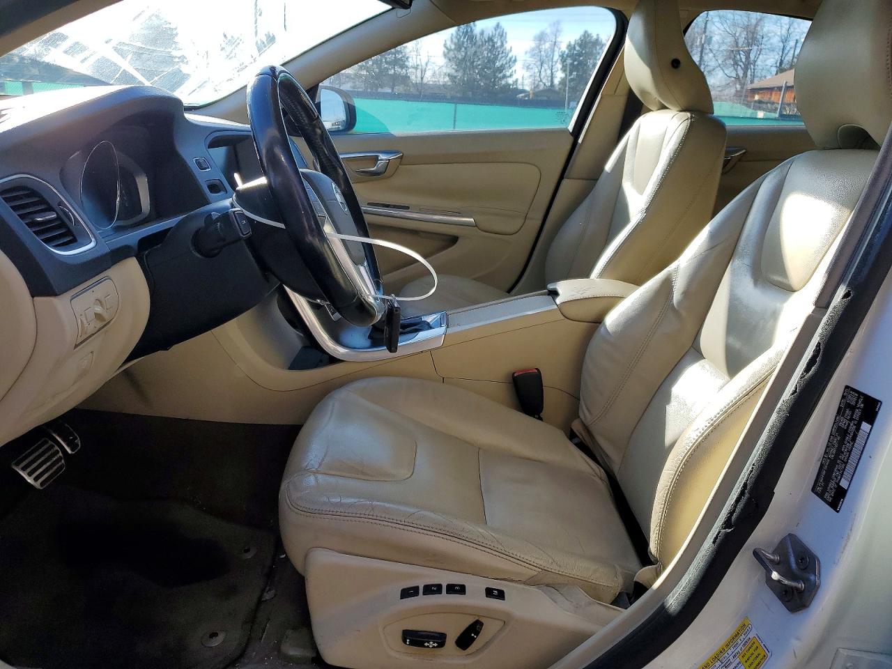 2015 VOLVO S60 PREMIER photo 19