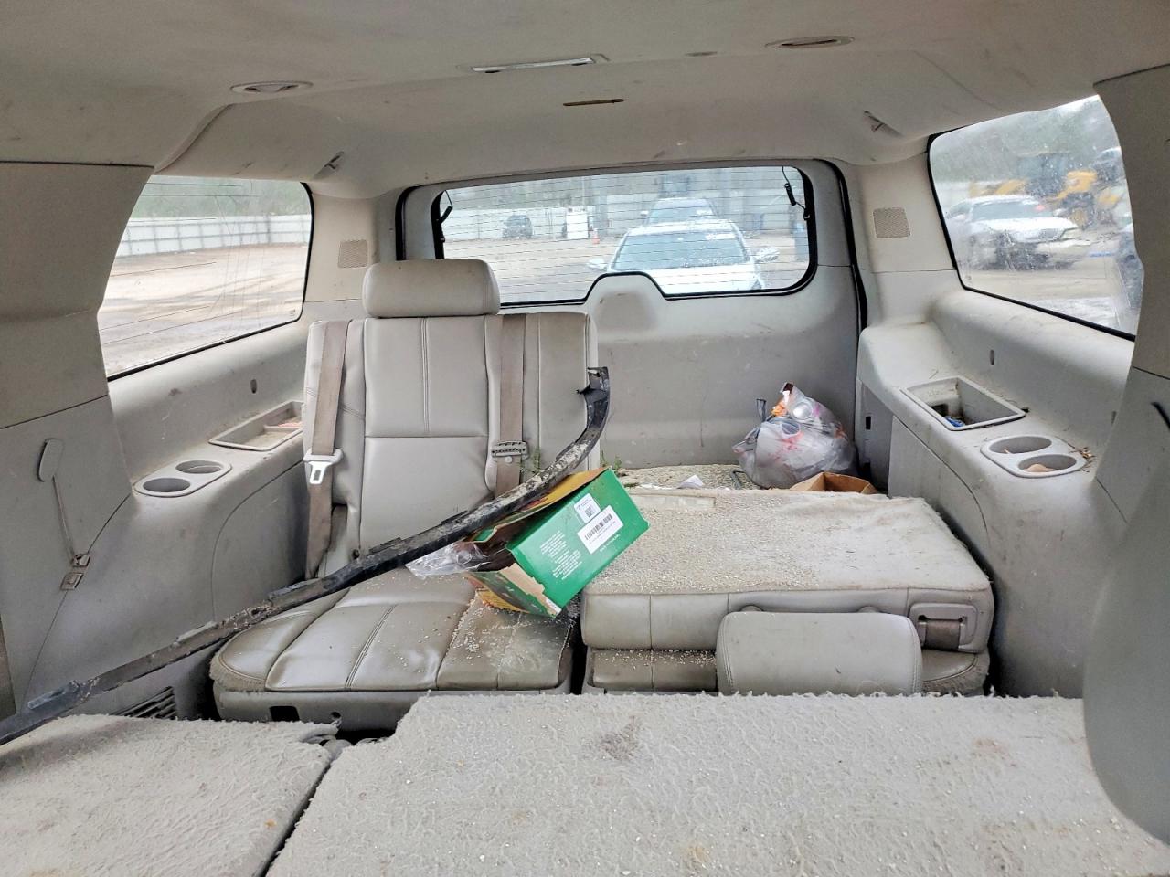 2011 CHEVROLET SUBURBAN C1500 LT photo 10
