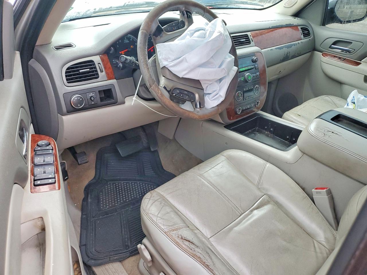 2011 CHEVROLET SUBURBAN C1500 LT photo 8