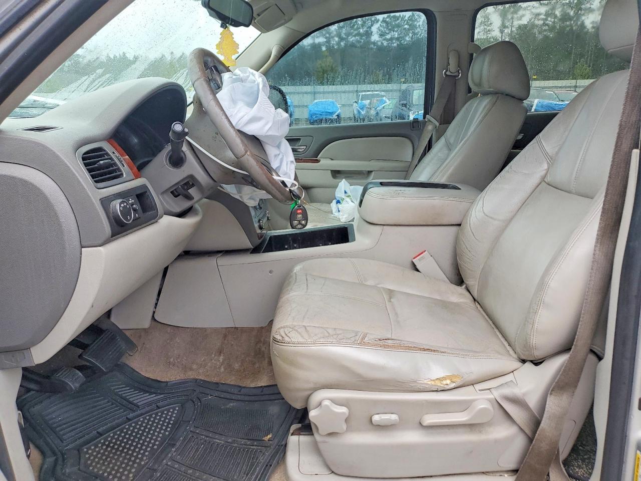 2011 CHEVROLET SUBURBAN C1500 LT photo 7