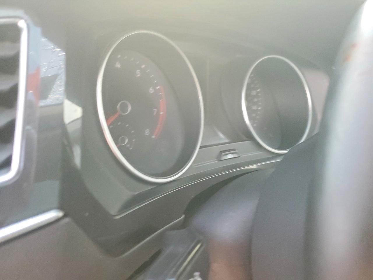 2020 VOLKSWAGEN TIGUAN SE photo 9