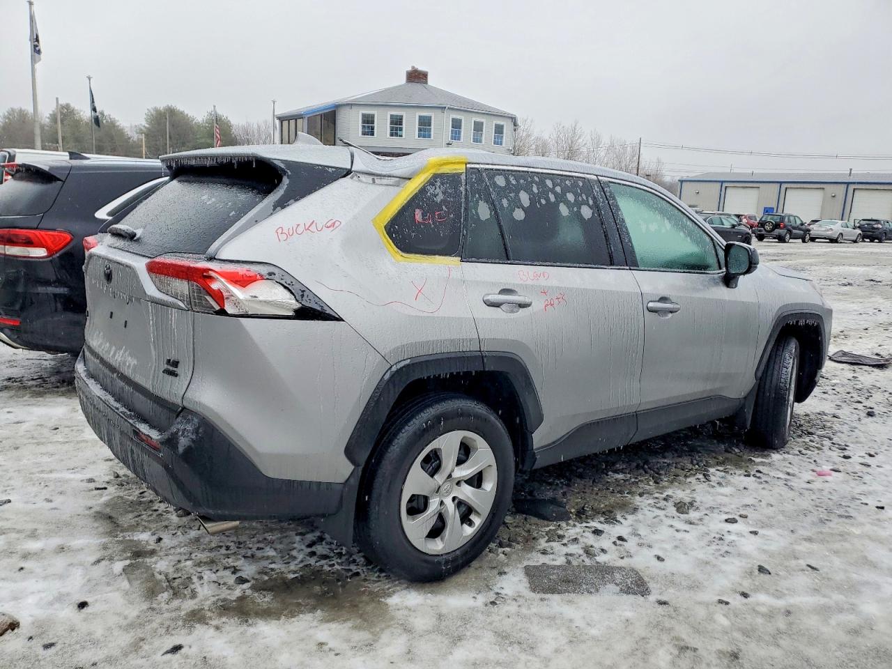 2025 TOYOTA RAV4 LE photo 3