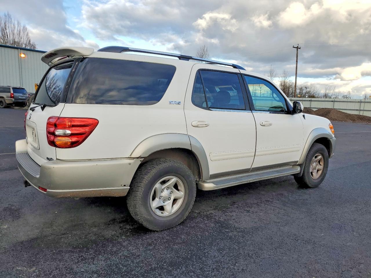 2002 TOYOTA SEQUOIA SR5 photo 3