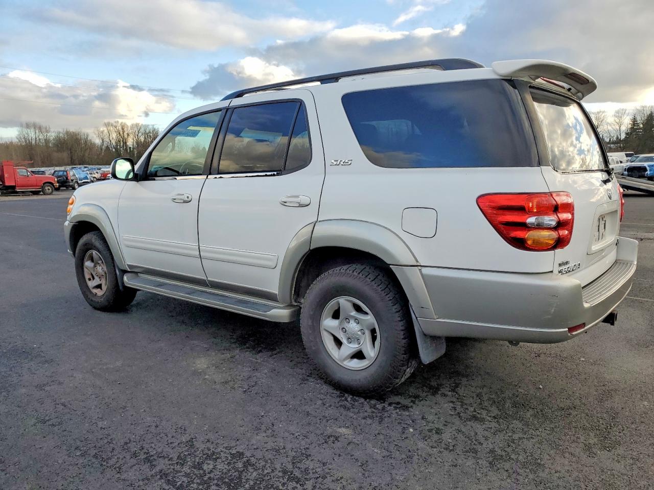 2002 TOYOTA SEQUOIA SR5 photo 2