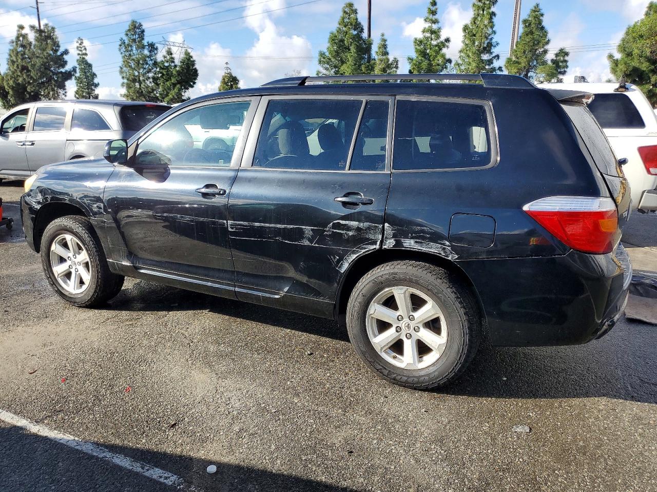 2009 TOYOTA HIGHLANDER photo 2