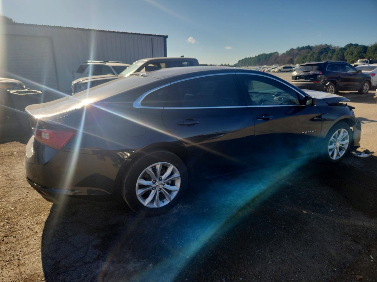 2023 CHEVROLET MALIBU LT photo 3