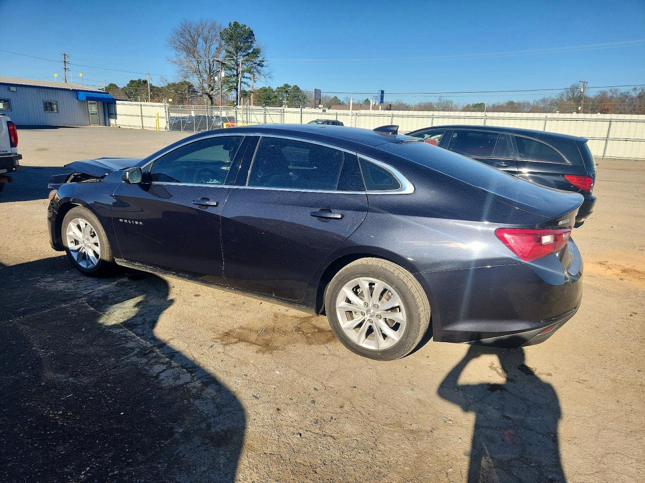 2023 CHEVROLET MALIBU LT photo 2