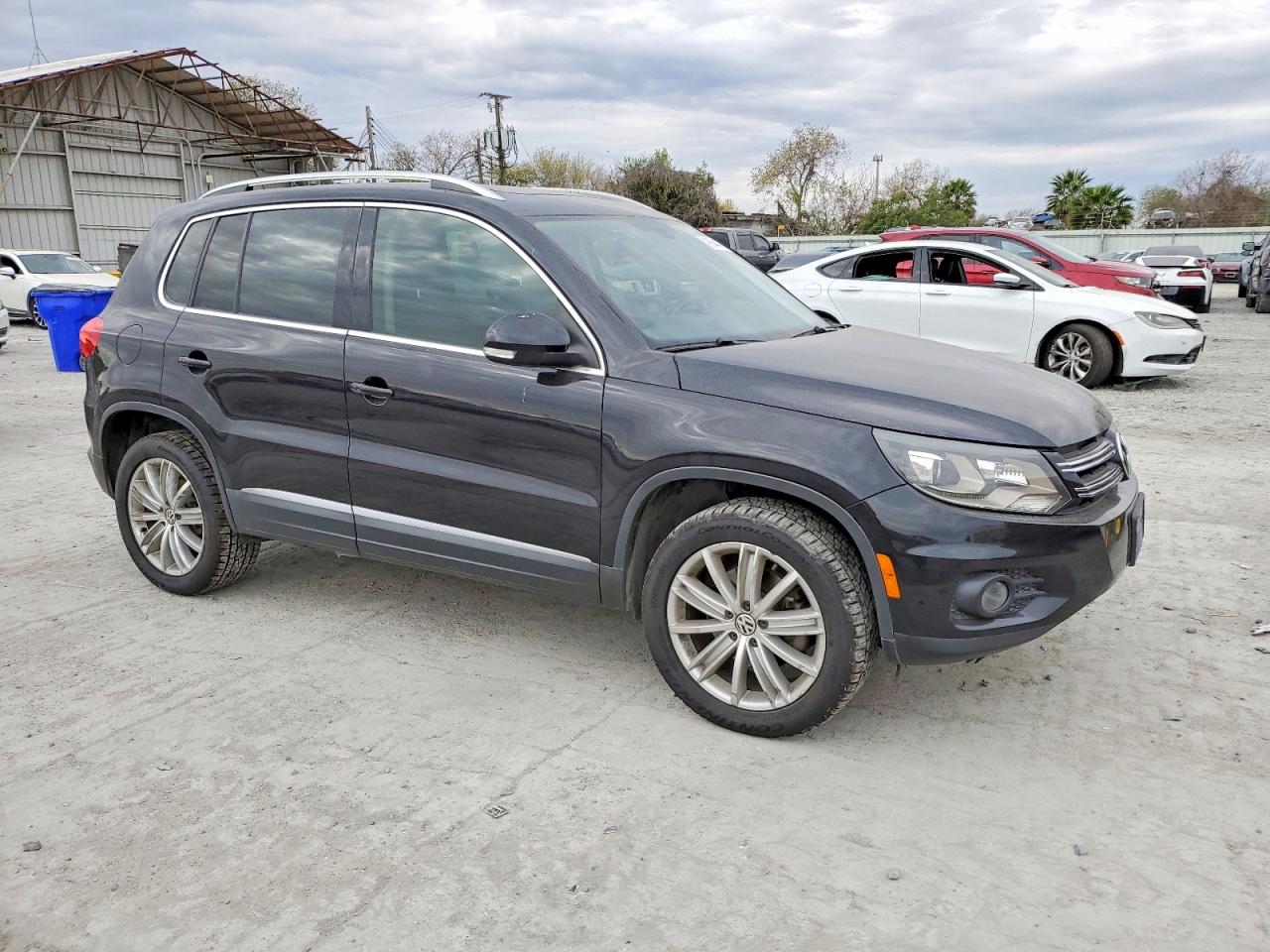 2016 VOLKSWAGEN TIGUAN S photo 4