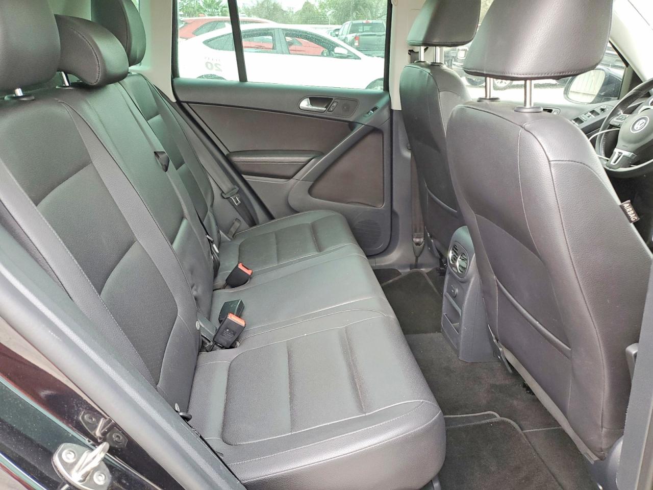 2016 VOLKSWAGEN TIGUAN S photo 10