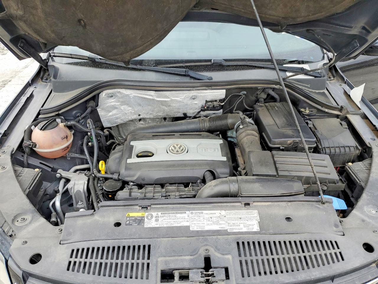 2016 VOLKSWAGEN TIGUAN S photo 11