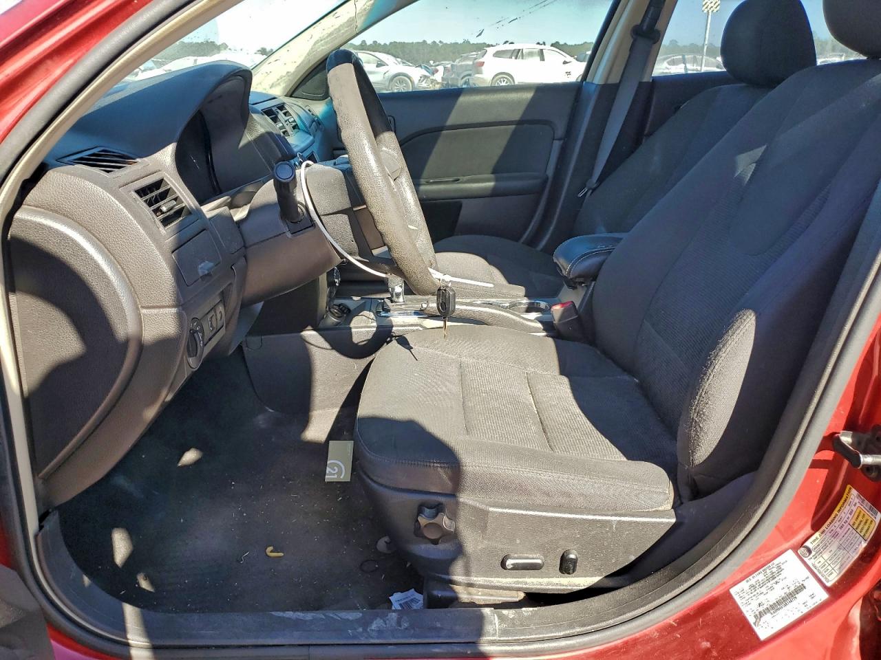 2011 FORD FUSION SE photo 7