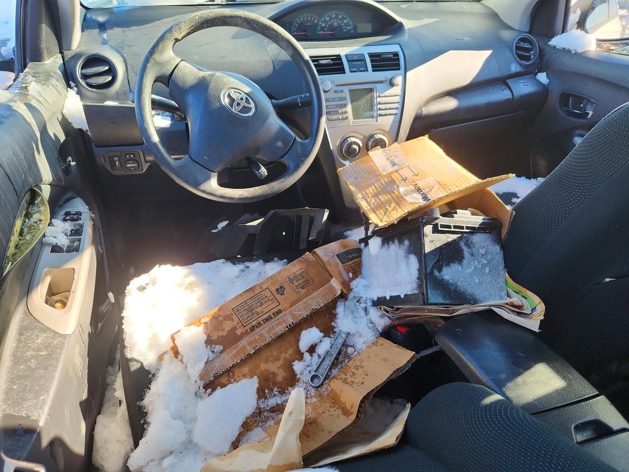 2009 TOYOTA YARIS photo 8