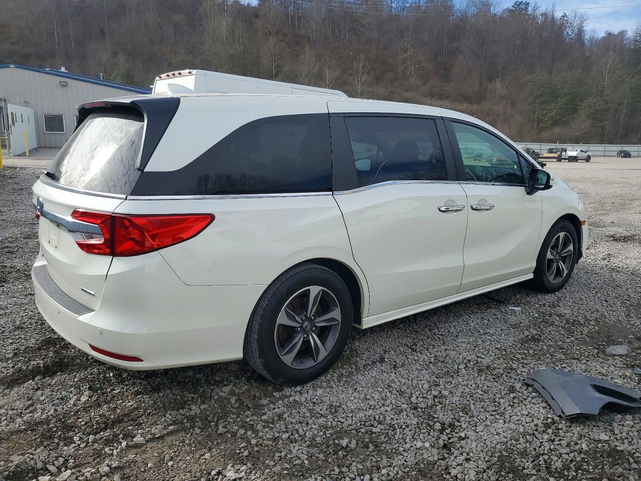 2019 HONDA ODYSSEY TOURING photo 3