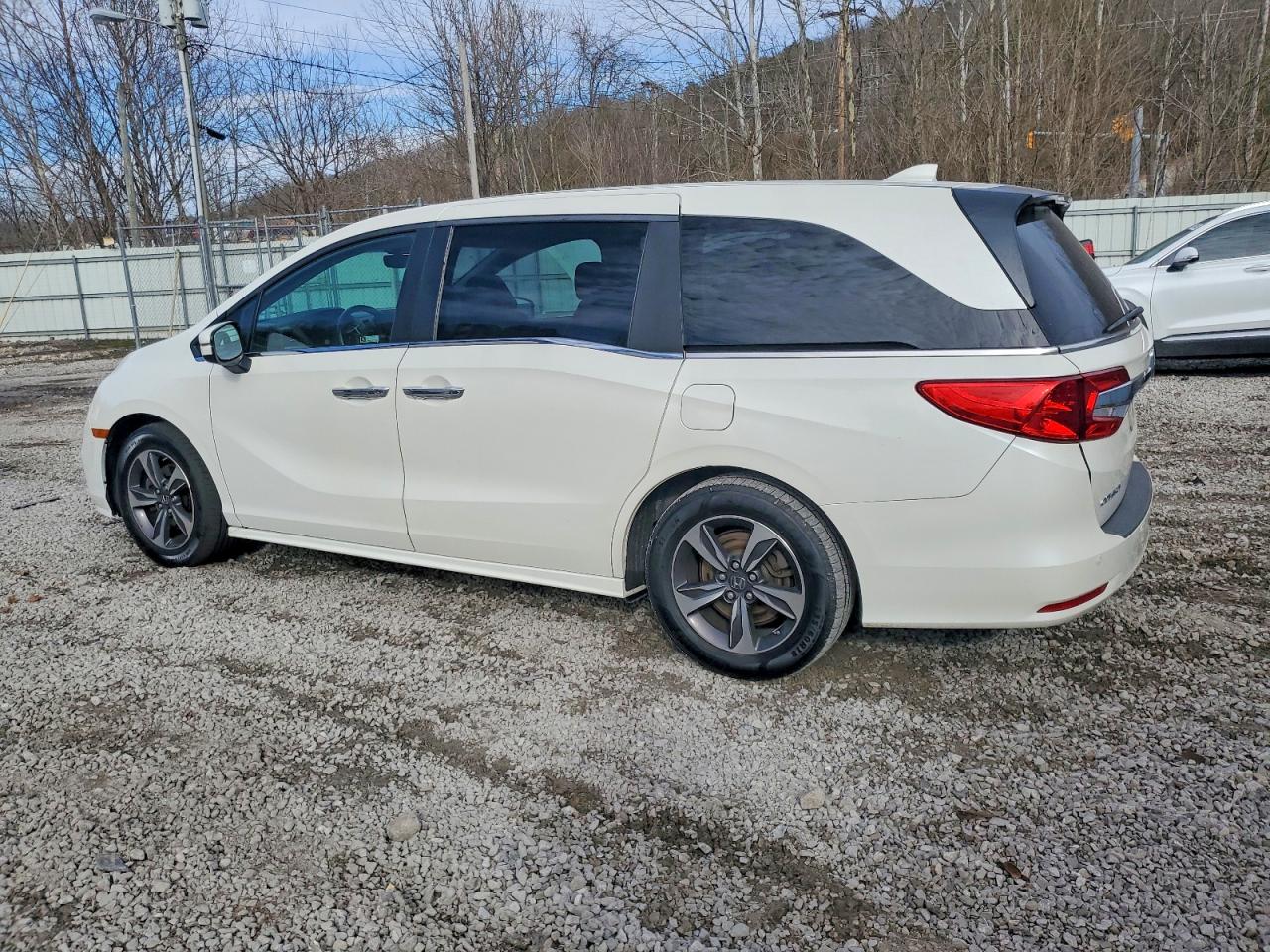 2019 HONDA ODYSSEY TOURING photo 2